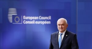 Френският парламент прие специален закон, който да компенсира липсата на бюджет за 2025 г.