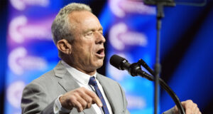 Робърт Кенеди-младши обяви, че не подкрепя Калин Джорджеску за президент на Румъния и няма да дойде в Букурещ