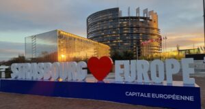 Румънски евродепутати коментират политическата криза в страната, онлайн дезинформацията и ролята на ТикТок