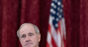 Сенатори републиканци искат прекратяване на сътрудничеството с Китай в областта на науката и технологиите