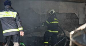 Трима души са загинали при пожар във вагон на Централната жп гара в София