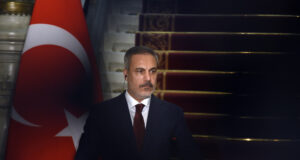 Турският външен министър Хакан Фидан се срещна с новия сирийски лидер Ахмед аш Шараа в Дамаск