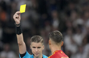 Французинът Франсоа Летексие, който ръководи финала на Евро 2024, беше определен за съдия номер 1 на 2024-а година