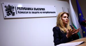 Хората, които останаха без ток, да подават жалби до електроразпределителните дружества, призовава Комисията за защита на потребителите