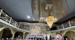 Читалището в Омуртаг отличи заслужи дейци на празничния коледно-новогодишен концерт