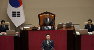 Южнокорейската опозиция заплаши да отстрани и временния президент, ако не обнародва закона за разследване на военното положение