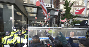 Южнокорейската опозиция обвини управляващата партия, че е извършила „втори преврат“