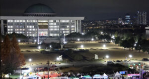 Южнокорейската опозиция призовава за оставката на президента Юн Сук-йол