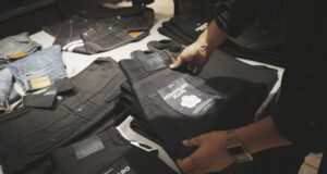 Японски занаятчийски дънки печелят все повече международни почитатели