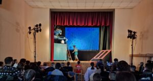 „Феята от захарницата“ посети Радомир и зарадва местните деца