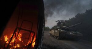 АКТУАЛИЗИРАНА
                                                                                                Най-малко двама са убитите при руското нападение с дронове в украинския град Суми, броят на ранените нарасна до 9