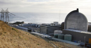 Администрацията на Байдън с план за предоставяне на данъчни кредити за атомните централи в САЩ