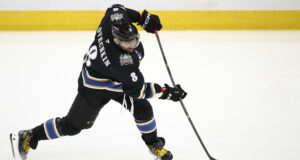 Алекс Овечкин остана на 19 попадения от рекорда на Уейн Грецки след гол на празна мрежа при победа на Вашингтон срещу Сиатъл