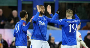 Английският Евертън избегна ново отнемане на точки