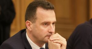 Битовите потребители да бъдат спокойни, държавата няма да допусне поскъпване на електроенергията, заяви министър Станков