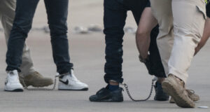 Бразилия и Колумбия отправиха критики заради „унизителното" според тях отношение към техни граждани, депортирани от САЩ