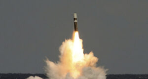 Британското правителство сключи сделка за 9 милиарда лири с „Ролс Ройс“ за захранване на ядрените подводници