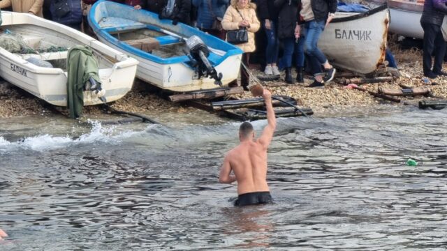 В Каварна и Балчик ще се проведат традиционни ритуали по хвърляне на светия кръст за Богоявление