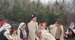 В павликенското село Караисен днес отново ще бъде спазен обичаят „Иванови влачуги"