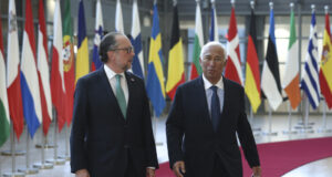 Виена уверява ЕС, че остава надежден партньор, след като Австрийската партия на свободата получи мандат за съставяне на правителство