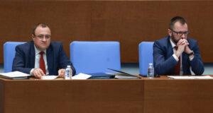 ДОПЪЛНЕНА
                                                                                                Обществената поръчка за ремонтите на републиканските пътища на стойност 2,25 милиарда лева е за срок от четири години, каза Иван Иванов