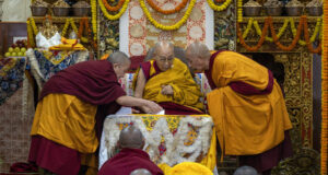 Далай Лама е дълбоко натъжен след земетресението в Тибет