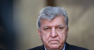 Дали ще върне веднага папката с мандата, си е решение на ГЕРБ, смята Манол Генов от "БСП-Обединена левица"