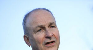 Дясноцентристките партии в Ирландия си осигуриха „комфортно мнозинство“ за ново правителство