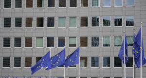 ЕС може да прекрати санкциите срещу Сирия, свързани с енергетиката и транспорта, съобщи Ройтерс