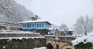 Едуард от Румъния и Никола от Варна са първите посетители на музей „Етър“ за 2025 г.