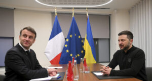 Зеленски каза, че е обсъдил с Макрон евентуалното разполагане на чуждестранни войски в Украйна