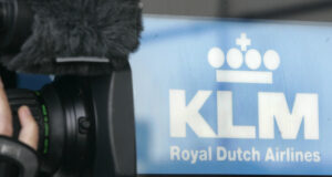 Ка Ел Ем съкращава 250 административни служители