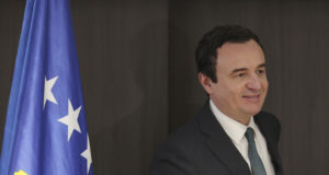 Косовският премиер прие на среща първите граждани на Босна и Херцеговина, които посетиха Косово без визи