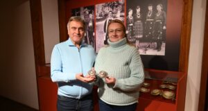 Музеят на занаятите в Троян получи дарение от сребърни пафти, дело на Александър Пройнов – Апер