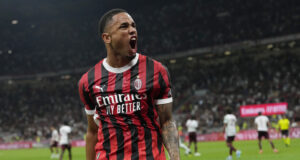 Нападателят на Милан Ноа Окафор няма да премине в РБ Лайпциг, защото се е провалил на медицинските тестове