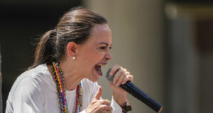 ОБНОВЕНА Венецуелската опозиционна лидерка Мария Мачадо се появи на протест против Мадуро и беше арестувана