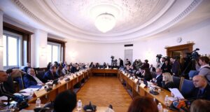 ОБНОВЕНА Правната комисия прие през преходни и заключителни разпоредби възможност да бъде спряна процедурата за избор на главен прокурор