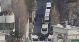 Опитите за арест на сваления президент Юн Сук-йол вредят на международния статут на Южна Корея, каза негов адвокат