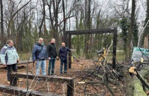 Паднало дърво нанесе щети върху фитнес площадка в пловдивския парк „Лаута”