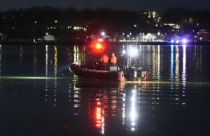 Пътнически самолет и хеликоптер се сблъскаха на 5 км от Белия дом Пътнически самолет и хеликоптер се сблъскаха на 5 км от Белия дом