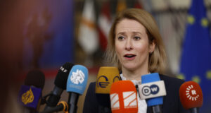 РАЗШИРЕНА
                                                                                                Външните министри от ЕС ще обсъдят отменянето на санкциите срещу Сирия, заяви Кая Калас