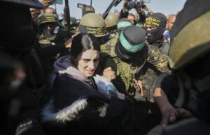 РАЗШИРЕНА
                                                                                                Нетаняху нареди да се отложи планираното за днес освобождаване на палестинските затворници