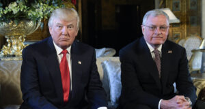 РАЗШИРЕНА
                                                                                                Специалният пратеник на Тръмп за Русия и Украйна Кийт Келог присъства на събитие в Париж на иранската опозиция и призова за натиск срещу Иран