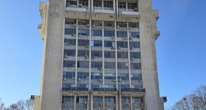 Регионална библиотека “Дора Габе” изложи книги и сборници за историята на Добрич по случай 147 години от освобождението на града