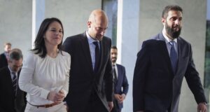 Саудитска Арабия е домакин на среща за прехода в Сирия