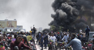 Сблъсък между "любимката за донорство" на великите сили Руанда и "безпомощния гигант" на Африка Конго