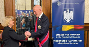 Симеон Сакскобургготски получи орден „Звездата на Румъния“ на церемония в румънското посолство в София