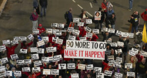 Списъкът на „Хамас“ със заложниците показва, че осем от предвидените за освобождаване при първата фаза на примирието са вече мъртви, съобщи Израел