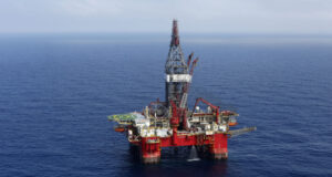 Спряна платформа за добив на природен газ в Каспийско море е причината за липсата на природен газ към България и Сърбия от Азербайджан, съобщават медии