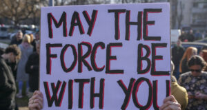 Студенти тръгнаха от Белград за Нови Сад, полицията им осигури охрана